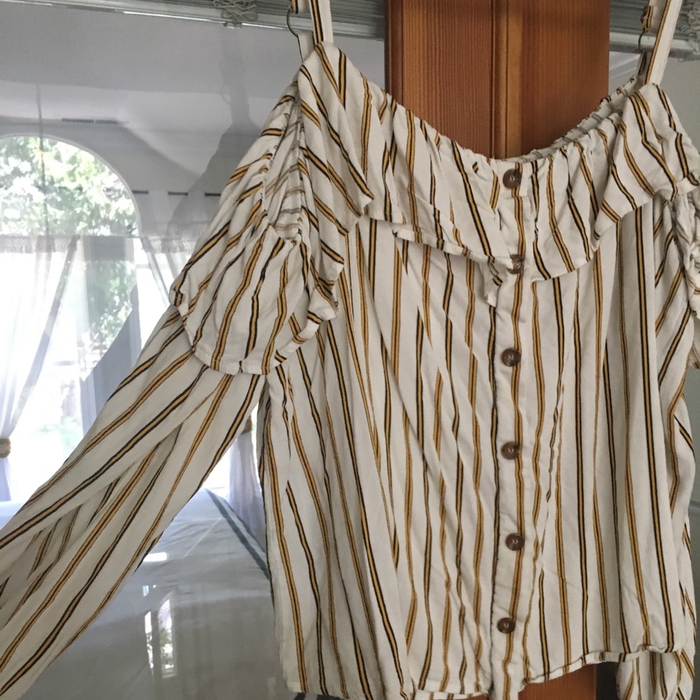 Size 2x striped boho cold shoulder top